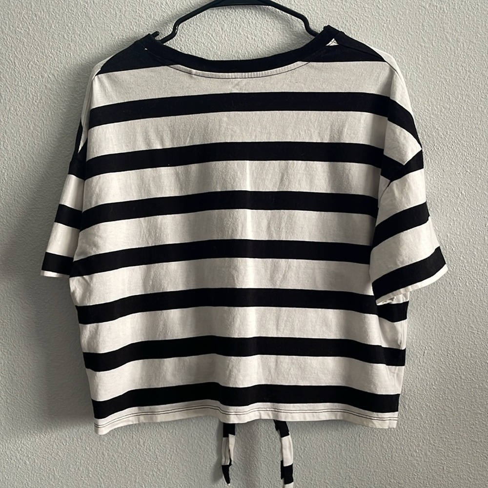 Levi's Black and White Striped Front Tie T-shirt Women's Size Large - Picture 5 of 6